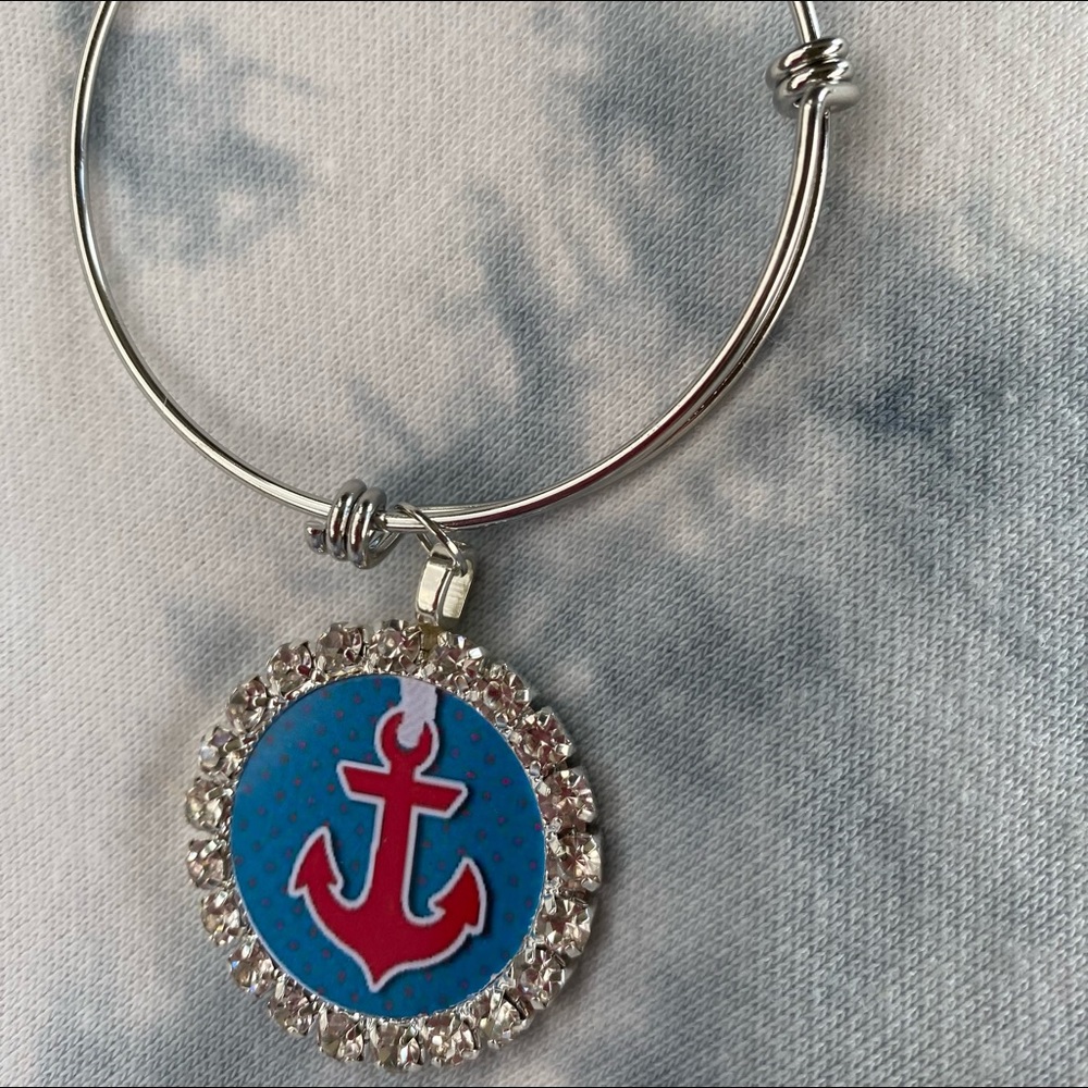 Anchor charm bracelet
